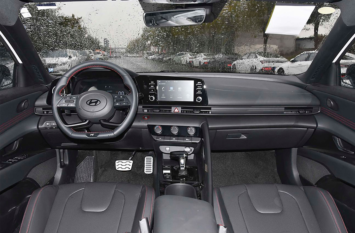 Hyundai Elantra-14