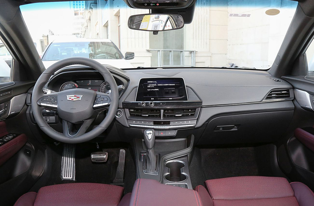 Cadillac CT4(9)
