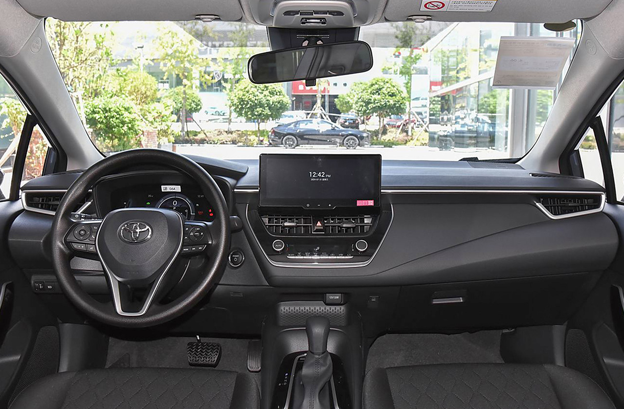 Toyota Corolla 2024 (8)