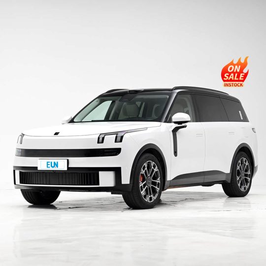 Lynk & Co 900 2025